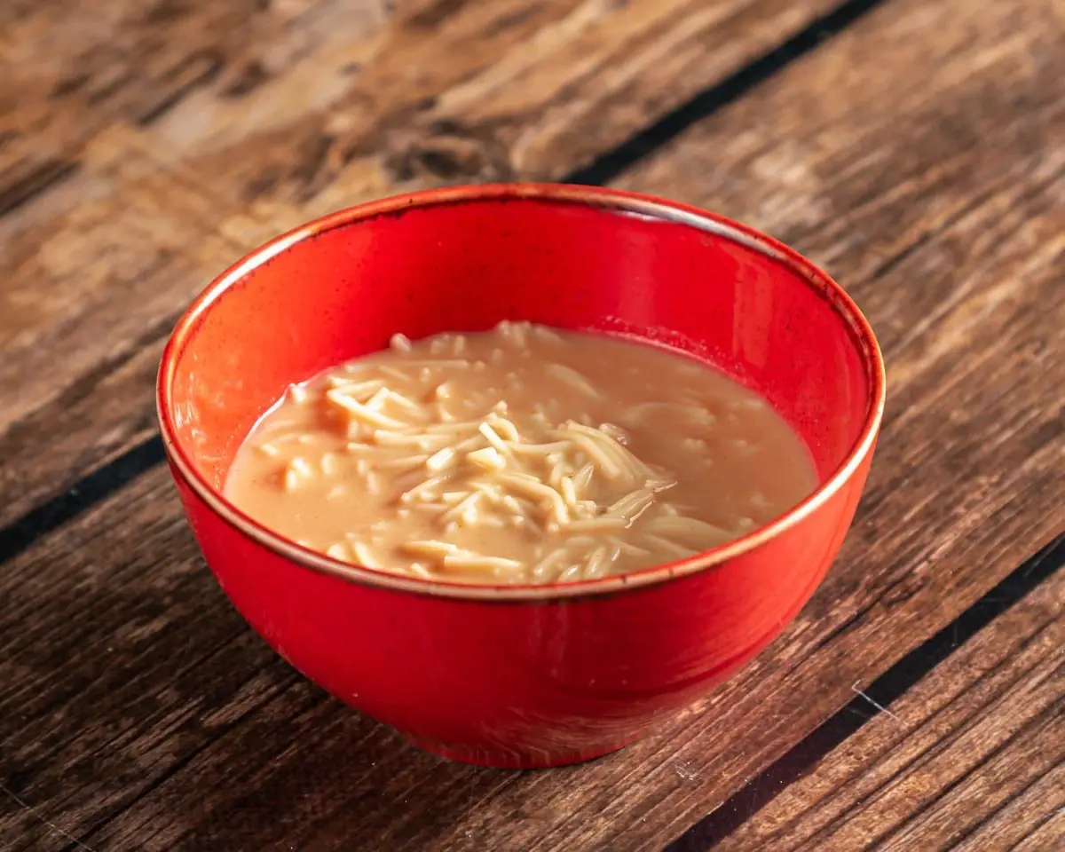 Zupa pomidorowa z makaronem